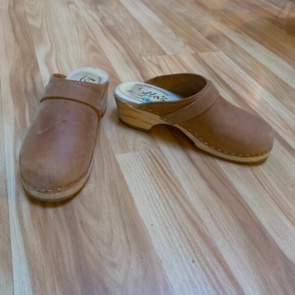 Lotta From Stockholm Classic Clog in Brown Nubuck - Picture 3 of 8